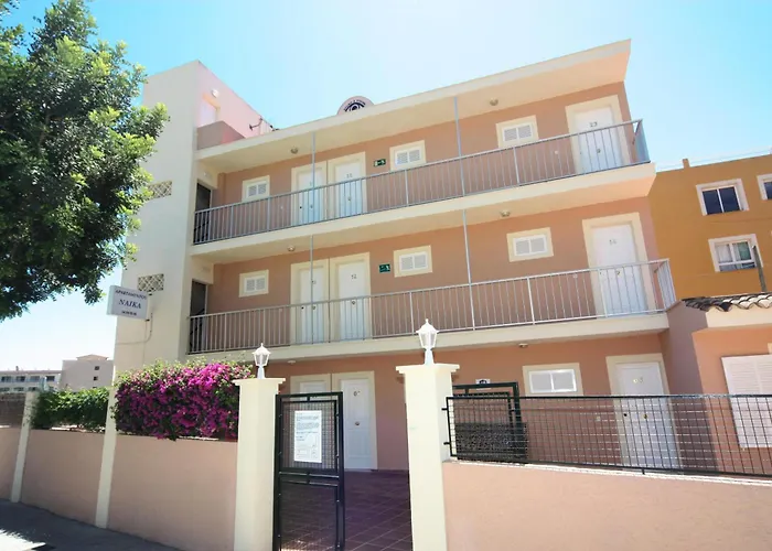 Naika Studios & Apartments