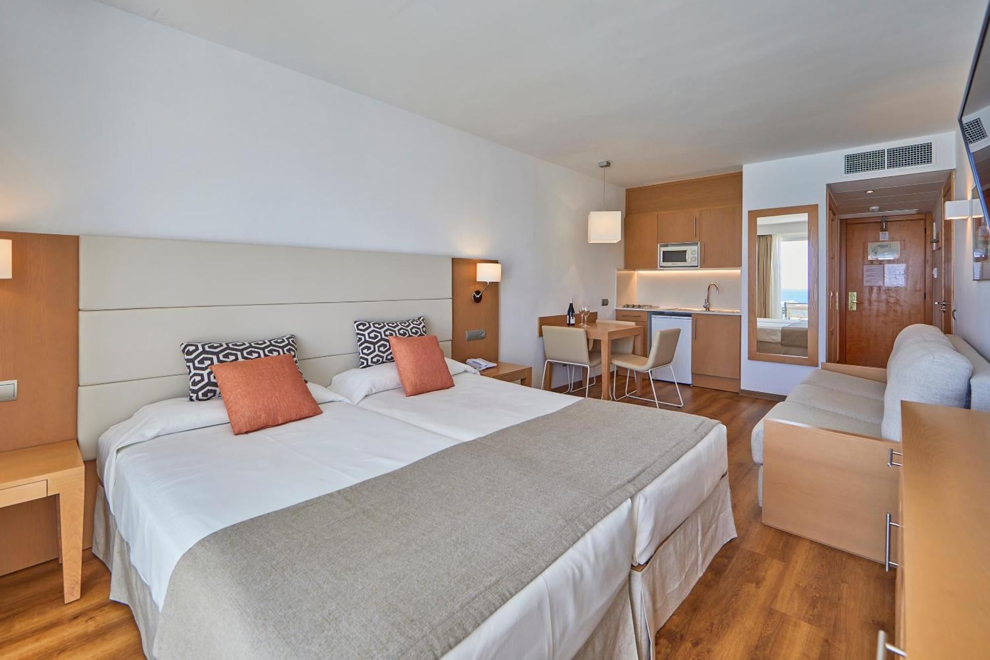 Aparthotel Ponent Mar 4*