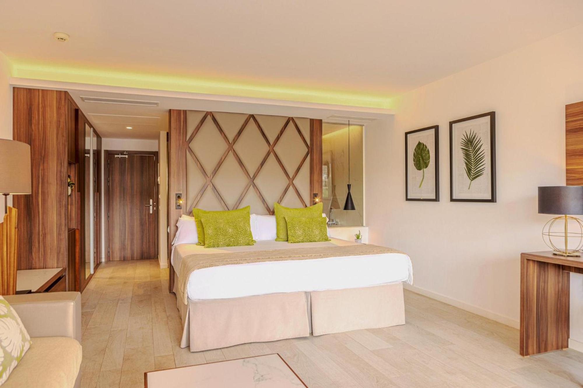 Zafiro Palace Aparthotel Palma Nova (Mallorca)