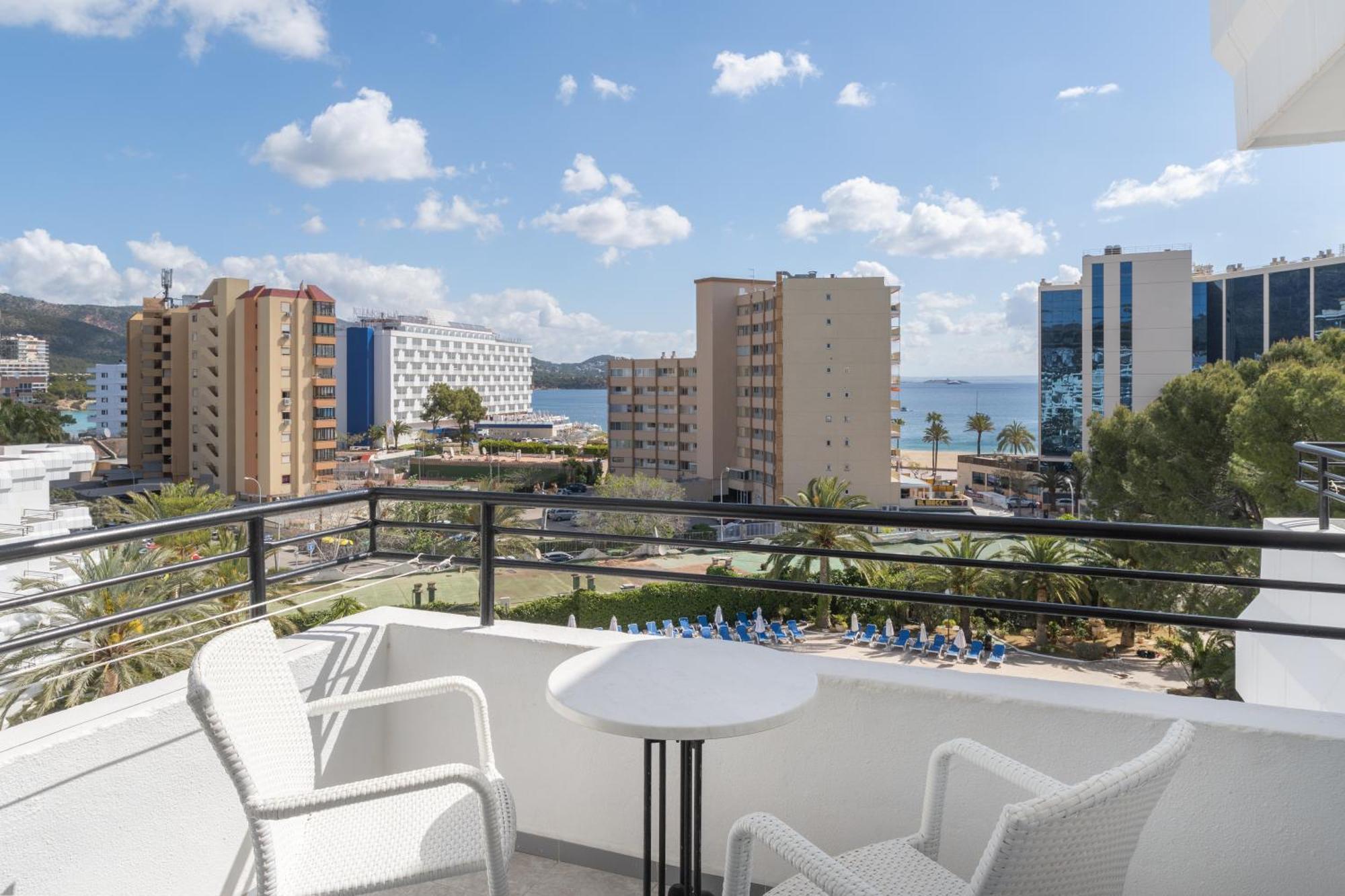Apartahotel Sol Lunamar - Adults Only