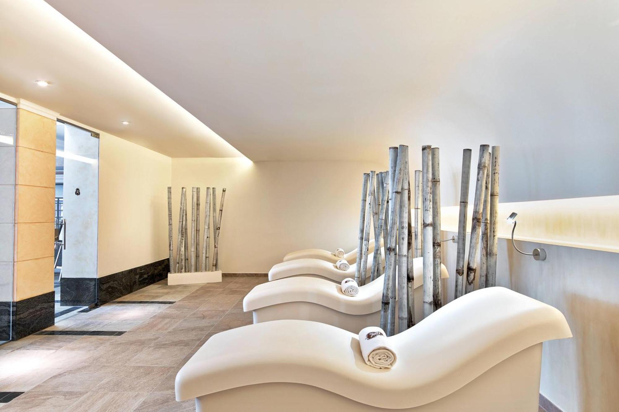 The St. Regis Mardavall Mallorca 5* Palma Nova (Mallorca)