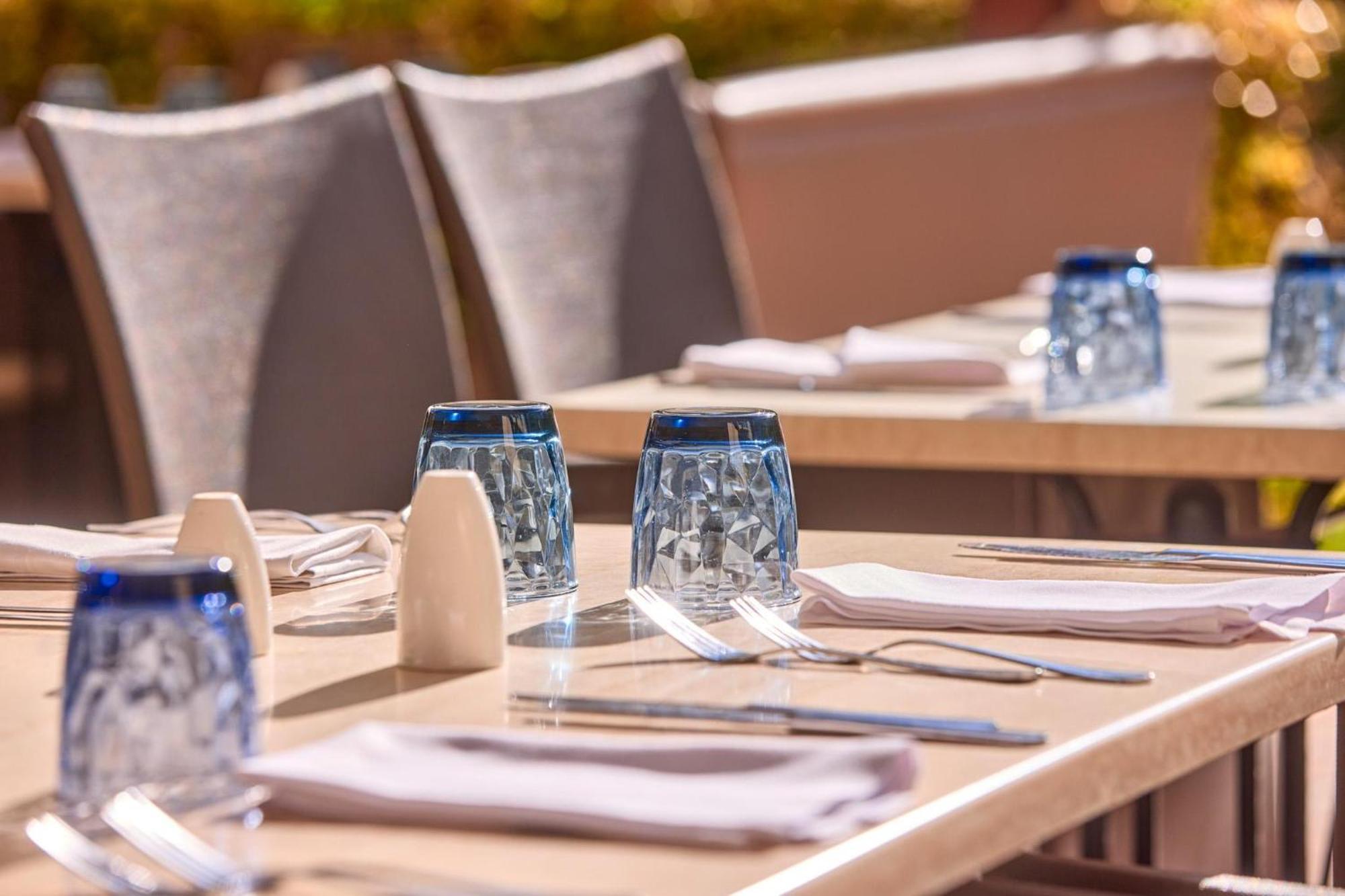 Apartahotel Zafiro 4*