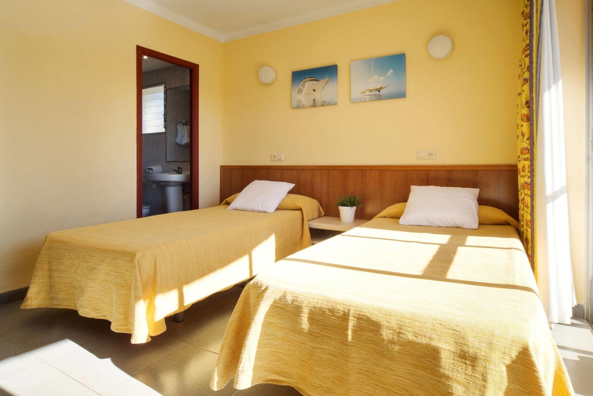 Martinez Aparthotel 2*